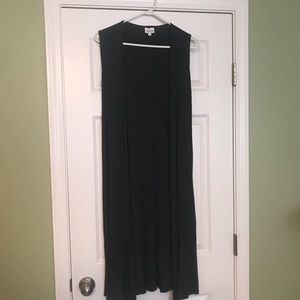 Small LuLaRoe Long Ribbed Gray Vest